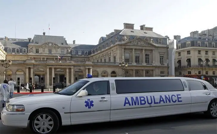 Limousine als Krankenwagen
