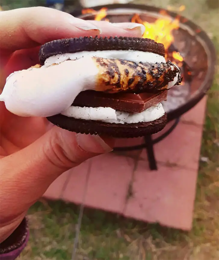 Süße Magie am Lagerfeuer