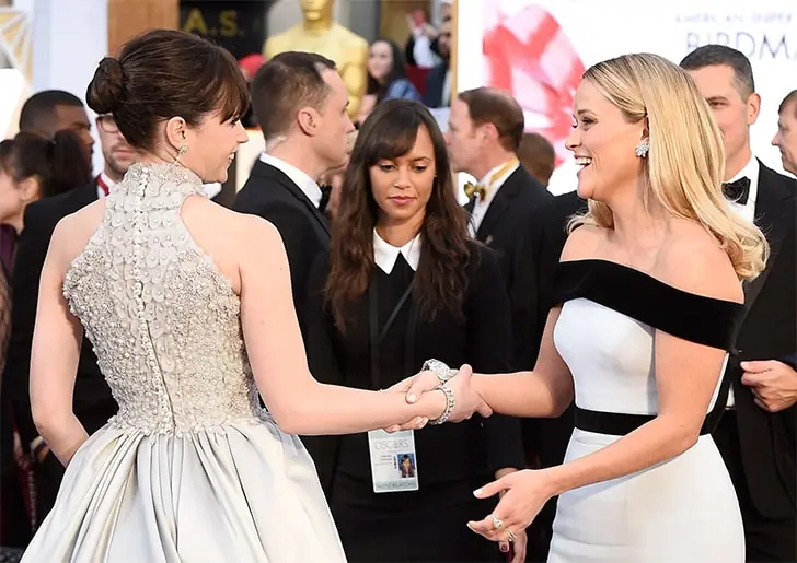 Reese and Felicity’s Unconventional Greeting
