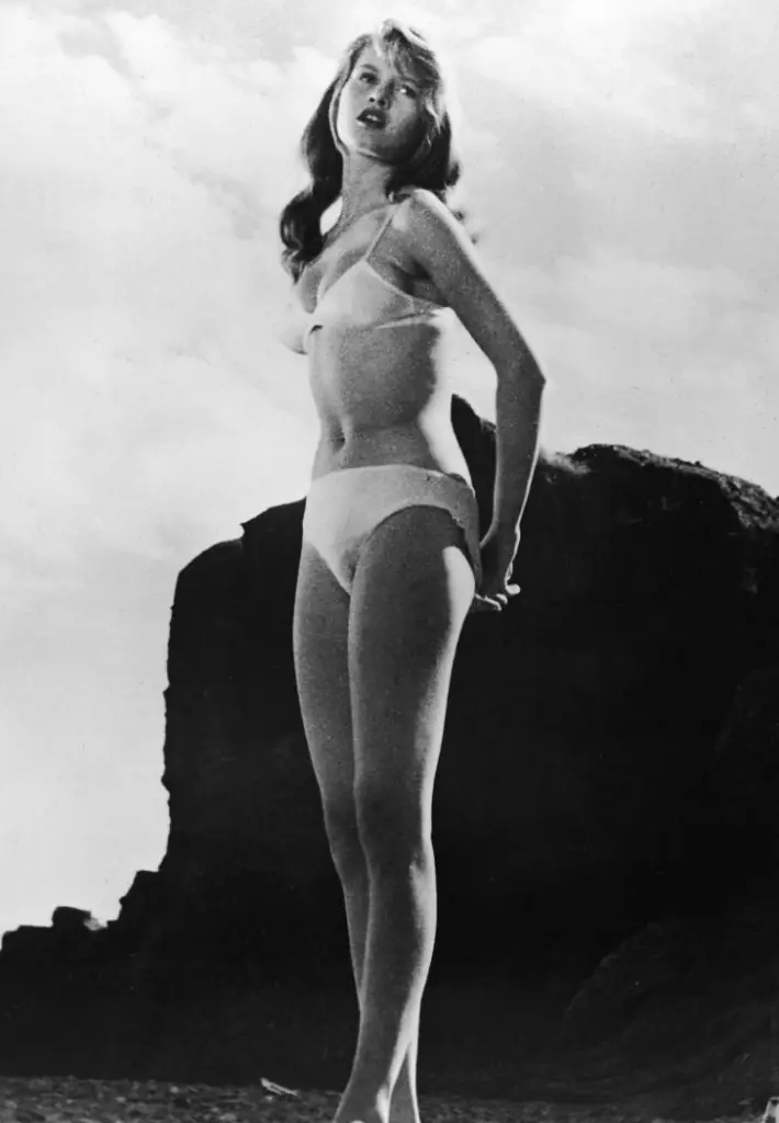 Brigitte Bardot – Manina, The Girl in the Bikini, 1952