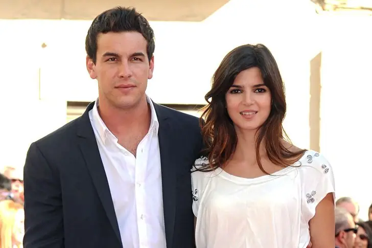 Mario Casas – 35 años (2022) y Déborah Francois – 34 años (2022) – Ex pareja