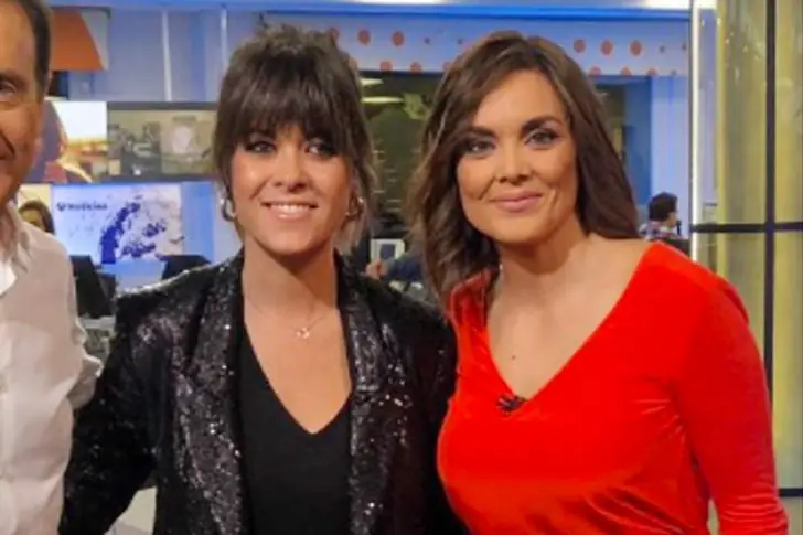 Vanessa Martín – 41 años (2022) y Mónica Carrillo – 45 años (2022) – Juntas desde 2019