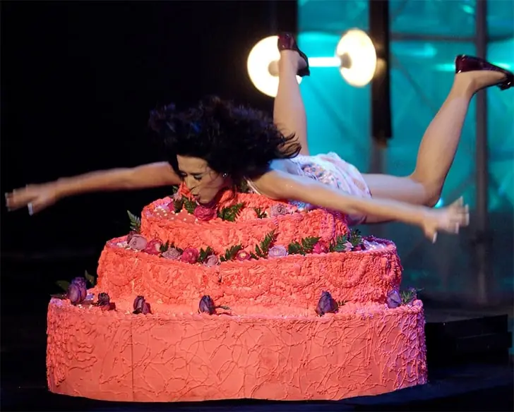 Katy Perry’s Cake Chaos at the MTV Latin Awards