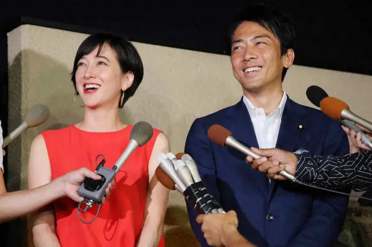💖 5. 滝川クリステル＆小泉進次郎：政治家とキャスターの電撃婚
