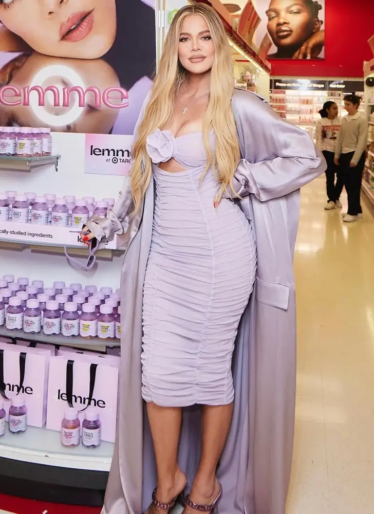 Khloé Kardashian – 5’10” – 123 lbs