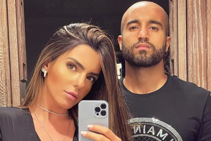 Lucas Moura (29) e Larissa Saad – 7 anos de casamento