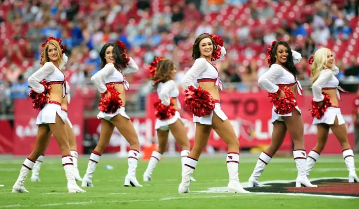 Cardinals Cheer in Sync