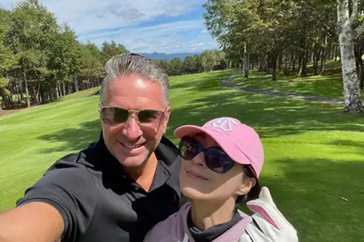 長山洋子＆マーク・スミス — 愛を育んで11年
